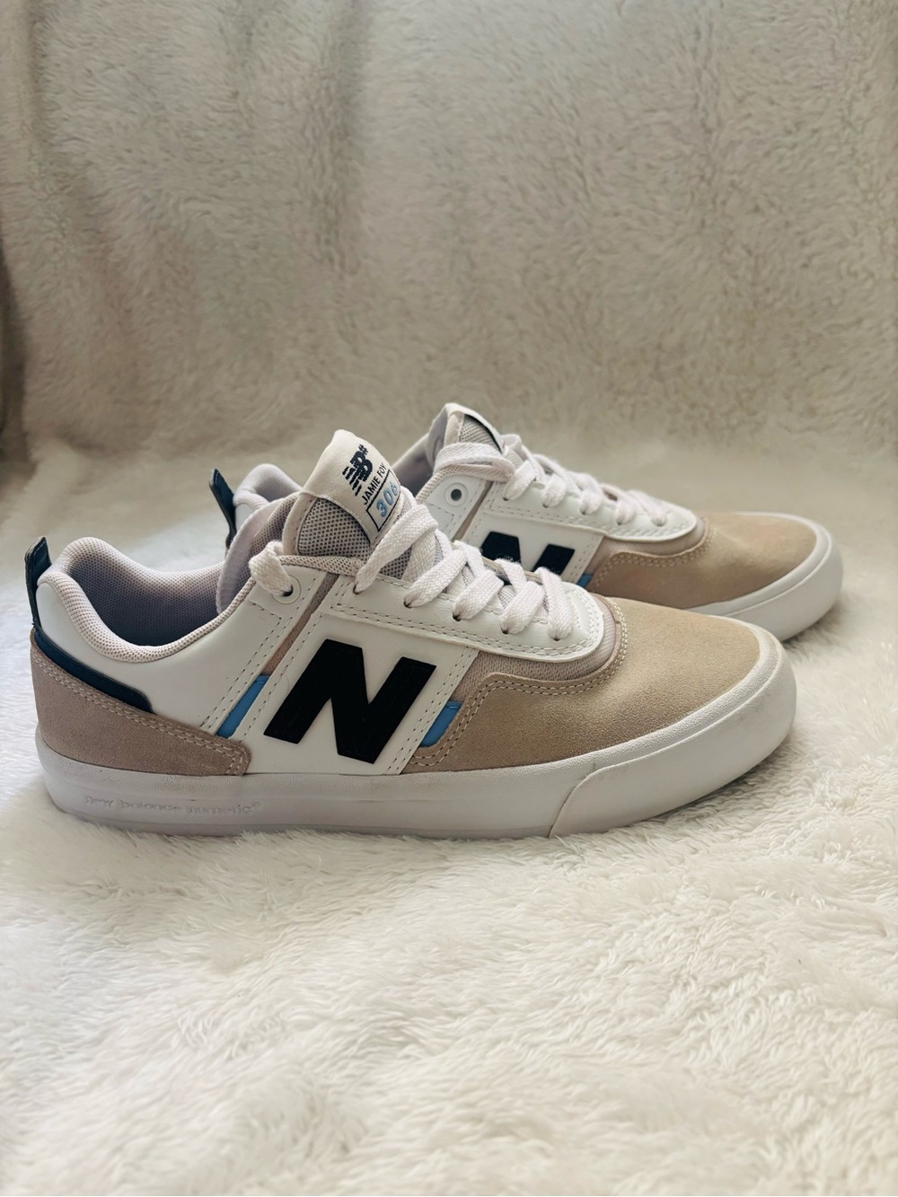 New Balance Men's Beige, White & Navy Low-Top Sneakers